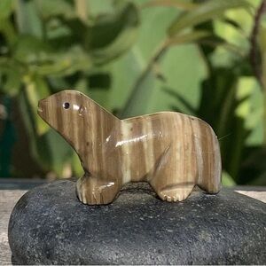 Native American Zuni Banded Serpentine Otter Mole Fetish Carving Figurine Signed